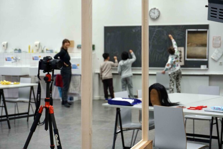 KinderUni: Frida Kahlo kennenlernen und eines ihrer Bilder verkörpern